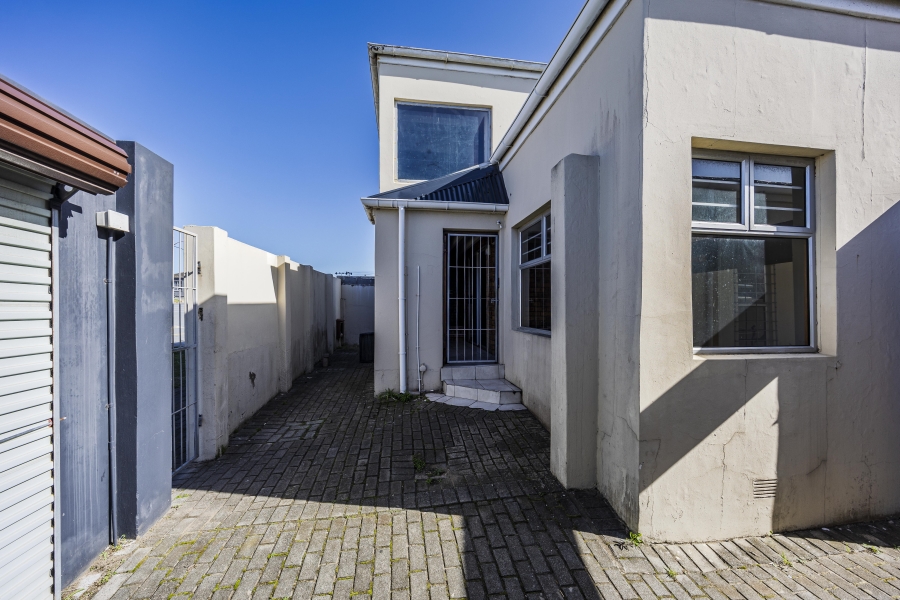 6 Bedroom Property for Sale in Quigney Eastern Cape